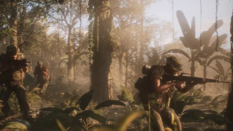 Ảnh screenshot Hell Let Loose: Vietnam trên Steam với bối cảnh chiến trường rừng núi và giao tranh chiến thuật.